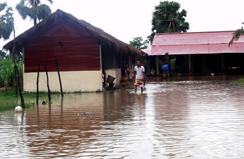 Die Mauer wird gebaut | Hochwasser Savong Orphanage Center