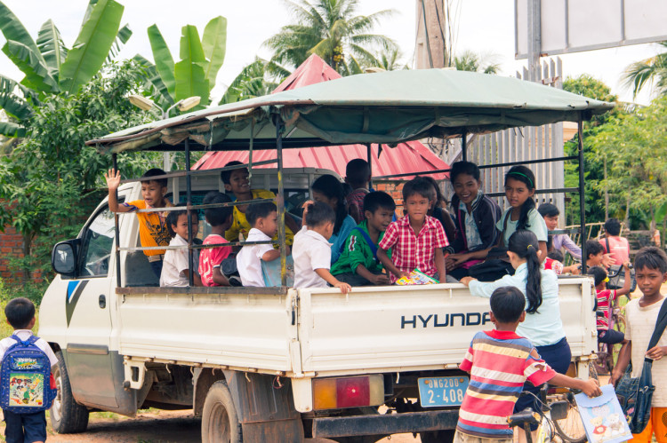 Der "Schulbus" bringt die Kinder wieder nach Hause